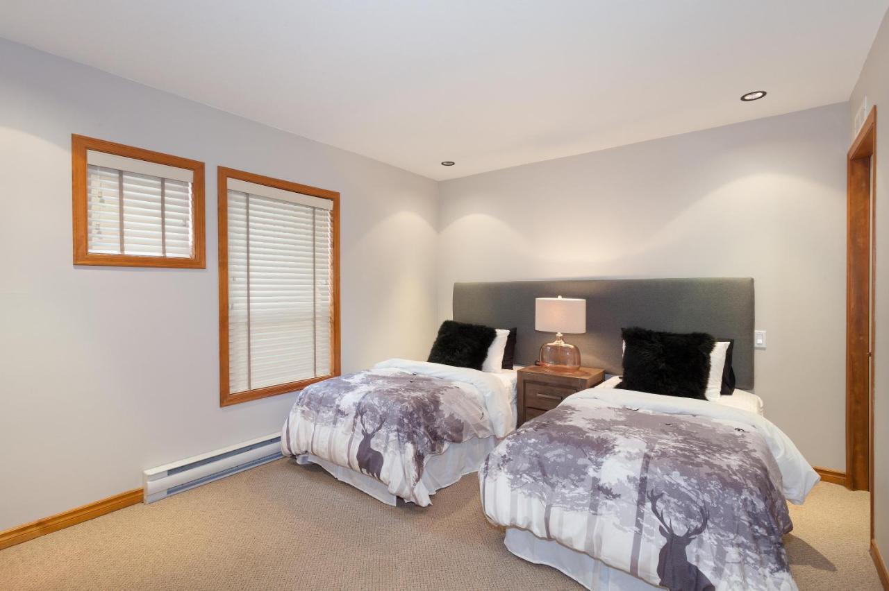 Painted Cliff 11 | Dog Friendly! Ski-In Ski-Out Benchlands Townhome W/ Hot Tub & Fireplace Whistler Luaran gambar
